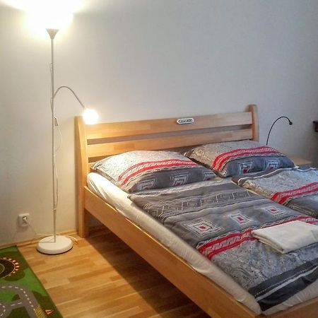 Jezerka Apartments Prag Exterior foto