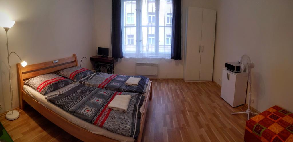 Jezerka Apartments Prag Exterior foto
