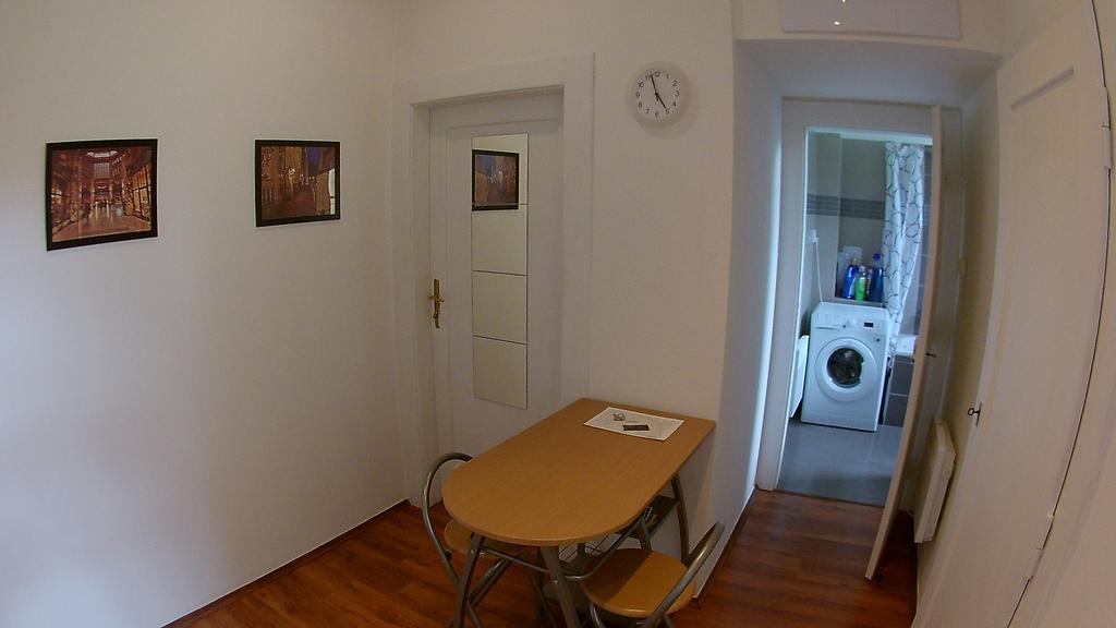 Jezerka Apartments Prag Exterior foto