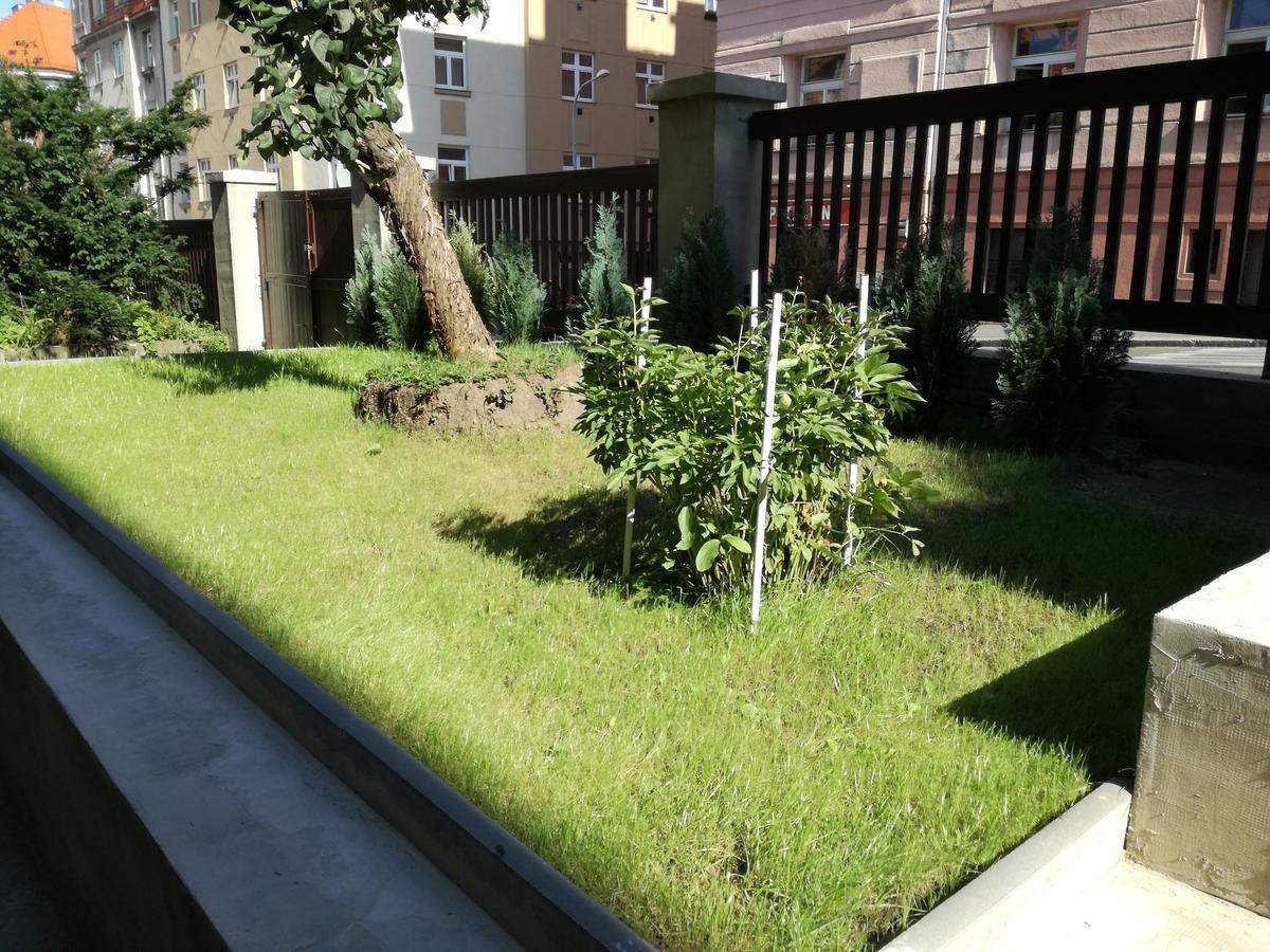 Jezerka Apartments Prag Exterior foto