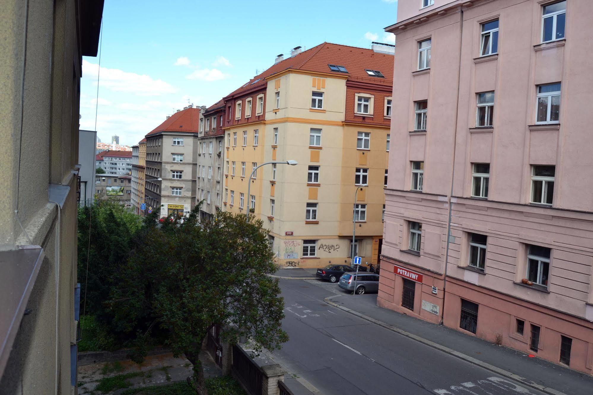 Jezerka Apartments Prag Exterior foto
